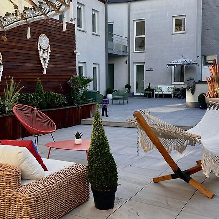 Phoenix Garden Lägenhet Mons Exteriör bild