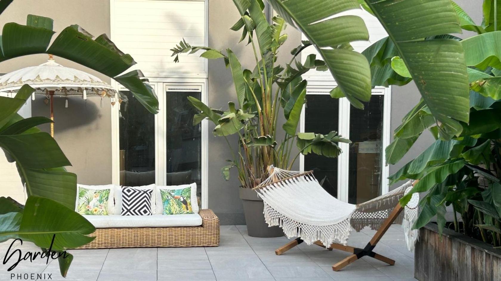 Phoenix Garden Lägenhet Mons Exteriör bild