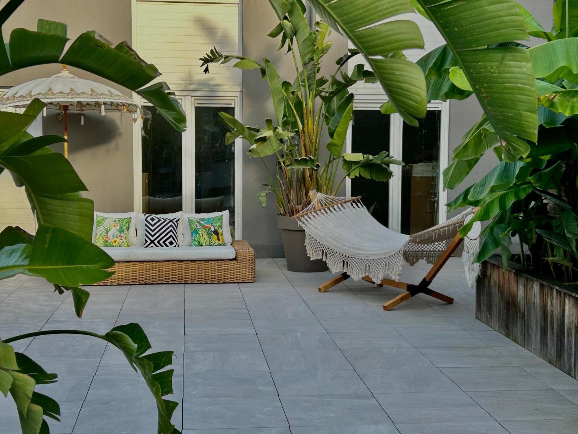 Phoenix Garden Lägenhet Mons Exteriör bild